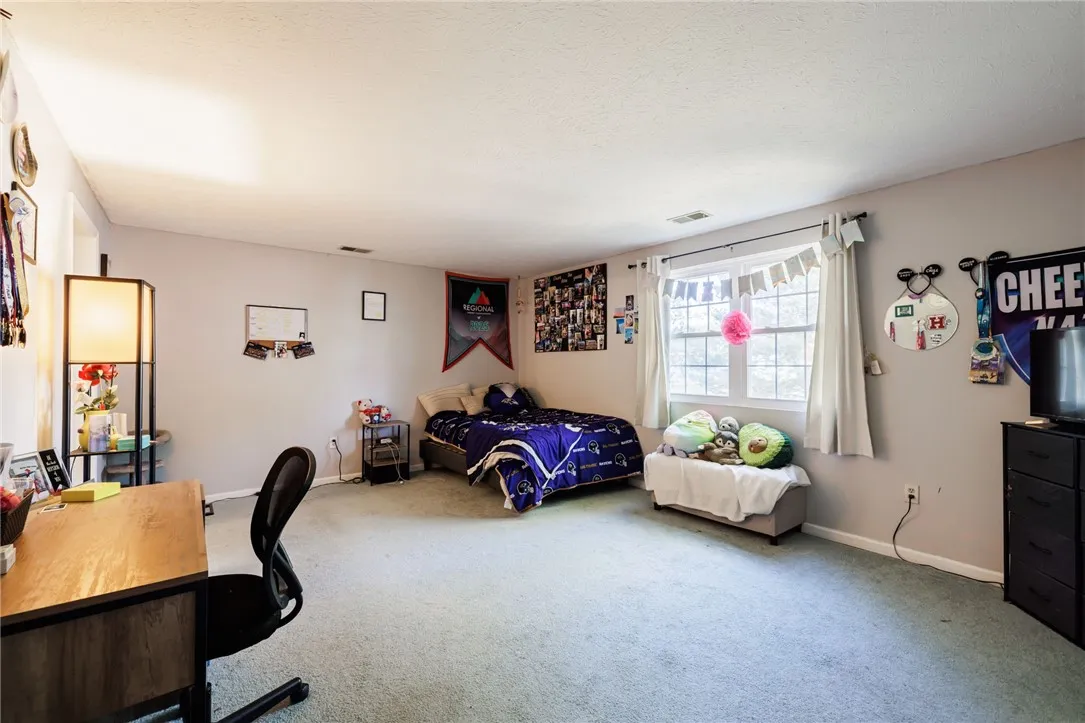 1 Salmon Run, Parma, New York 14468, Parma, New York 14468, 2 Bedrooms Bedrooms, 6 Rooms Rooms,2 BathroomsBathrooms,Residential,Closed,1 Salmon Run, Parma, New York 14468,0,R1641522