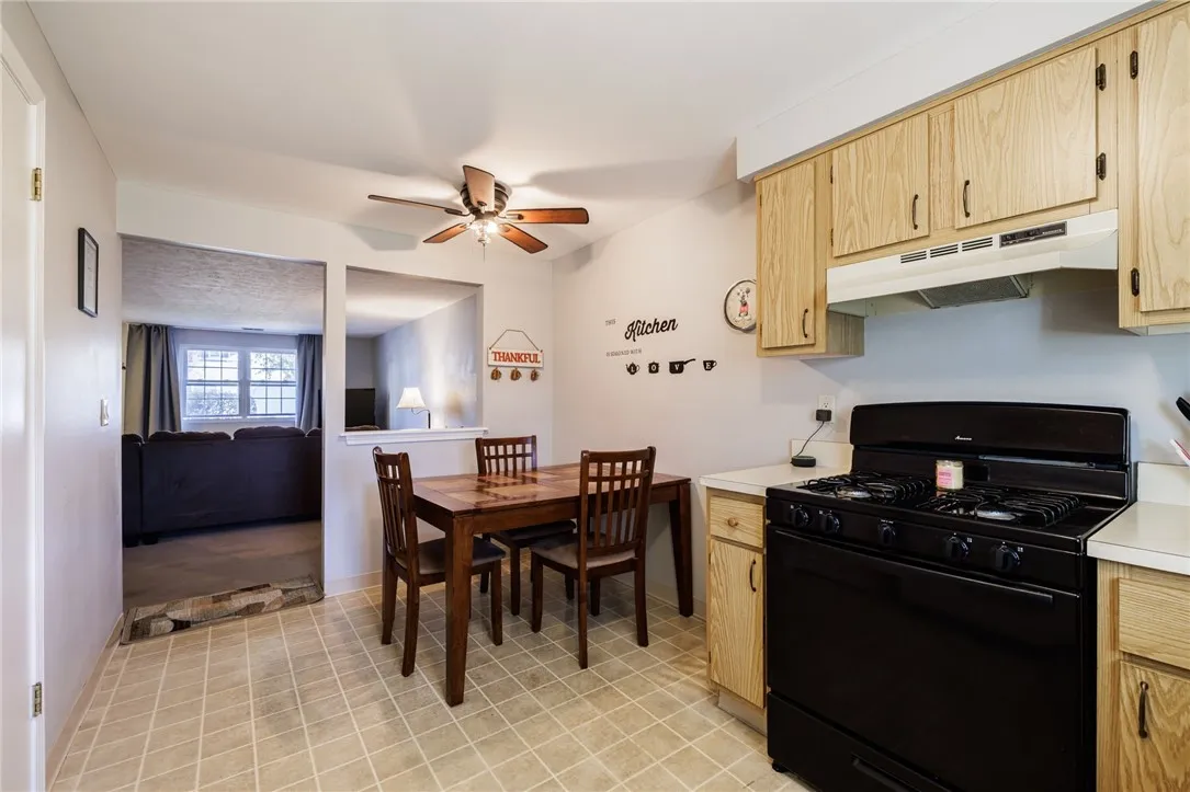 1 Salmon Run, Parma, New York 14468, Parma, New York 14468, 2 Bedrooms Bedrooms, 6 Rooms Rooms,2 BathroomsBathrooms,Residential,Closed,1 Salmon Run, Parma, New York 14468,0,R1641522