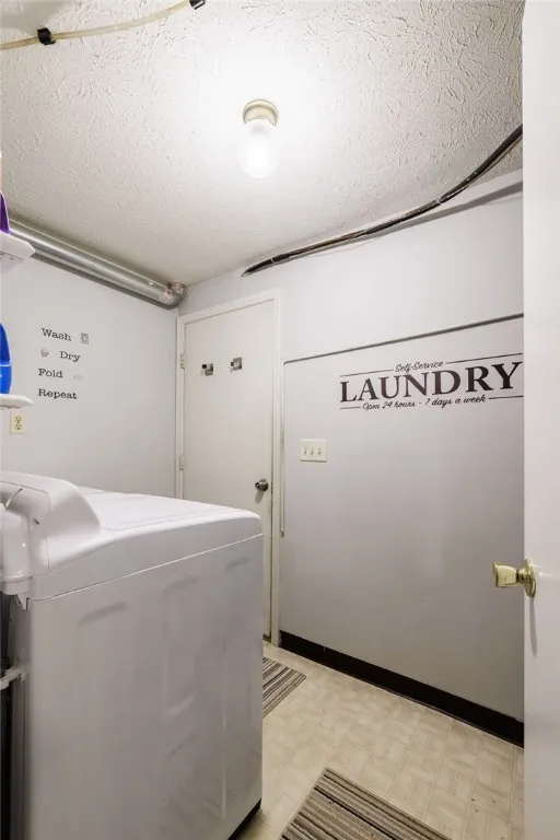 1 Salmon Run, Parma, New York 14468, Parma, New York 14468, 2 Bedrooms Bedrooms, 6 Rooms Rooms,2 BathroomsBathrooms,Residential,Closed,1 Salmon Run, Parma, New York 14468,0,R1641522