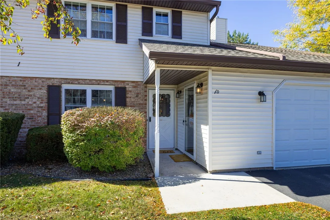 1 Salmon Run, Parma, New York 14468, Parma, New York 14468, 2 Bedrooms Bedrooms, 6 Rooms Rooms,2 BathroomsBathrooms,Residential,Closed,1 Salmon Run, Parma, New York 14468,0,R1641522