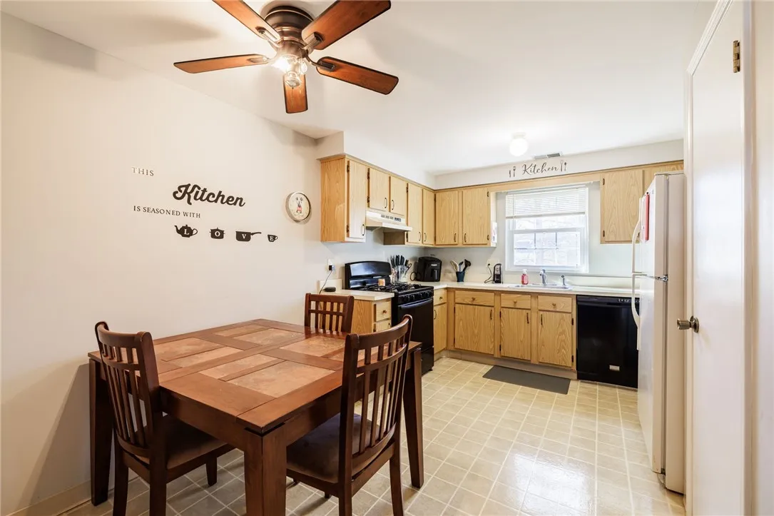 1 Salmon Run, Parma, New York 14468, Parma, New York 14468, 2 Bedrooms Bedrooms, 6 Rooms Rooms,2 BathroomsBathrooms,Residential,Closed,1 Salmon Run, Parma, New York 14468,0,R1641522