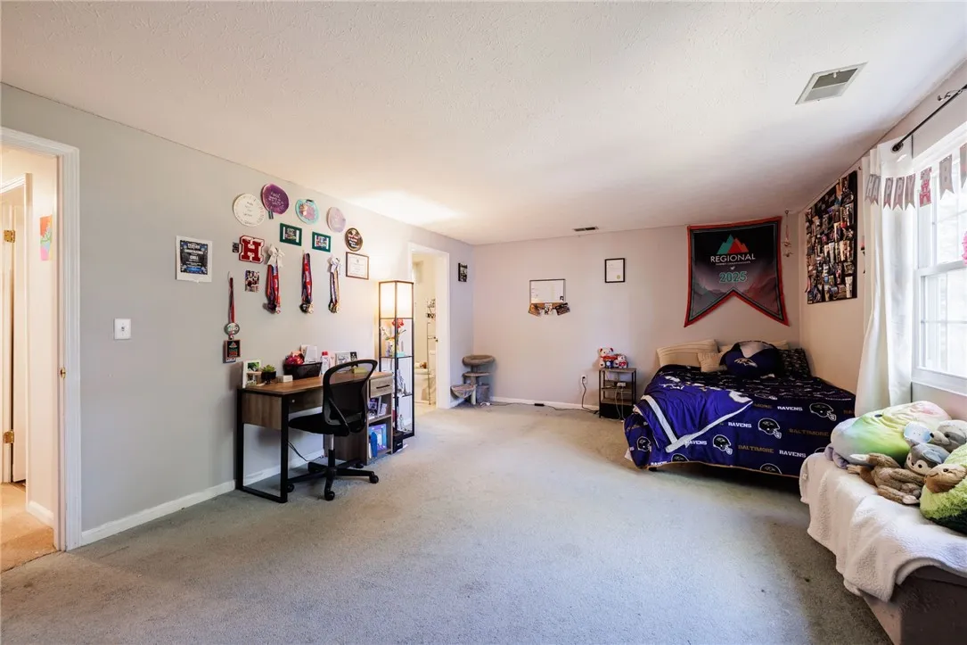 1 Salmon Run, Parma, New York 14468, Parma, New York 14468, 2 Bedrooms Bedrooms, 6 Rooms Rooms,2 BathroomsBathrooms,Residential,Closed,1 Salmon Run, Parma, New York 14468,0,R1641522