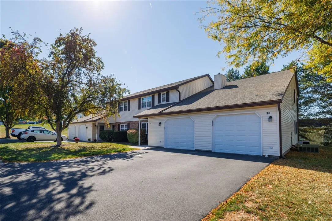 1 Salmon Run, Parma, New York 14468, Parma, New York 14468, 2 Bedrooms Bedrooms, 6 Rooms Rooms,2 BathroomsBathrooms,Residential,Closed,1 Salmon Run, Parma, New York 14468,0,R1641522