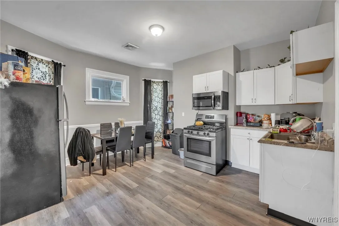 112 19th Street, Buffalo, New York 14213, Buffalo, New York 14213, 6 Bedrooms Bedrooms, ,4 BathroomsBathrooms,Residential,For Sale,112 19th Street, Buffalo, New York 14213,0,B1641847
