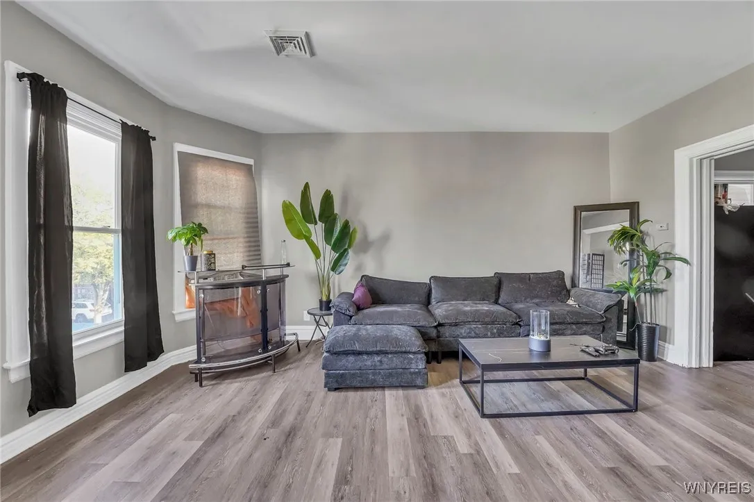 112 19th Street, Buffalo, New York 14213, Buffalo, New York 14213, 6 Bedrooms Bedrooms, ,4 BathroomsBathrooms,Residential,For Sale,112 19th Street, Buffalo, New York 14213,0,B1641847