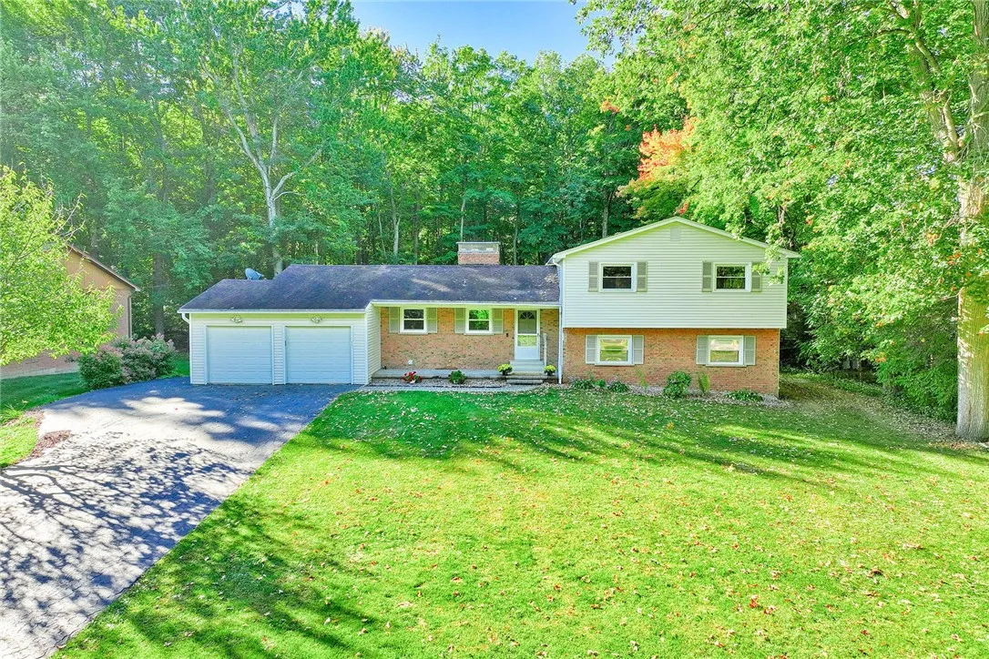 785 John Glenn Boulevard, Webster, New York 14580, Webster, New York 14580, 5 Bedrooms Bedrooms, 9 Rooms Rooms,4 BathroomsBathrooms,Residential,Closed,785 John Glenn Boulevard, Webster, New York 14580,0,R1641557