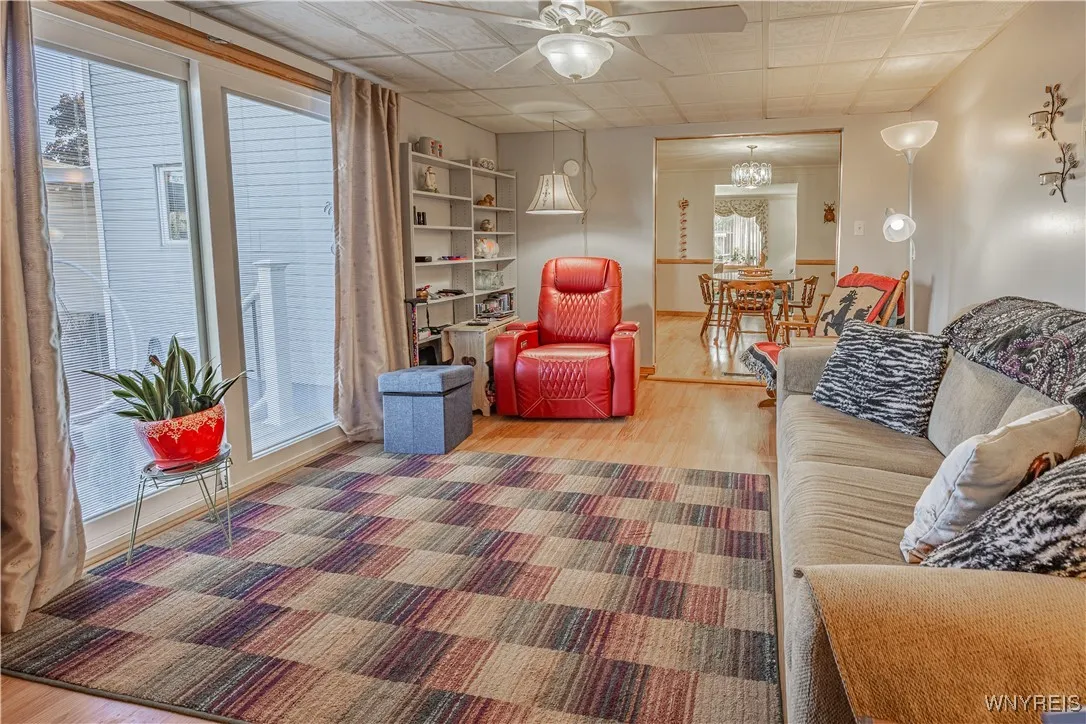 18 Louise Drive, Cheektowaga, New York 14227, Cheektowaga, New York 14227, 3 Bedrooms Bedrooms, 9 Rooms Rooms,1 BathroomBathrooms,Residential,For Sale,18 Louise Drive, Cheektowaga, New York 14227,0,B1640856