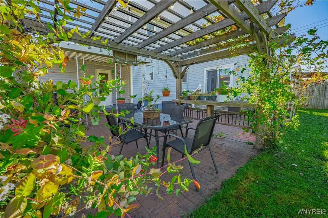 18 Louise Drive, Cheektowaga, New York 14227, Cheektowaga, New York 14227, 3 Bedrooms Bedrooms, 9 Rooms Rooms,1 BathroomBathrooms,Residential,For Sale,18 Louise Drive, Cheektowaga, New York 14227,0,B1640856