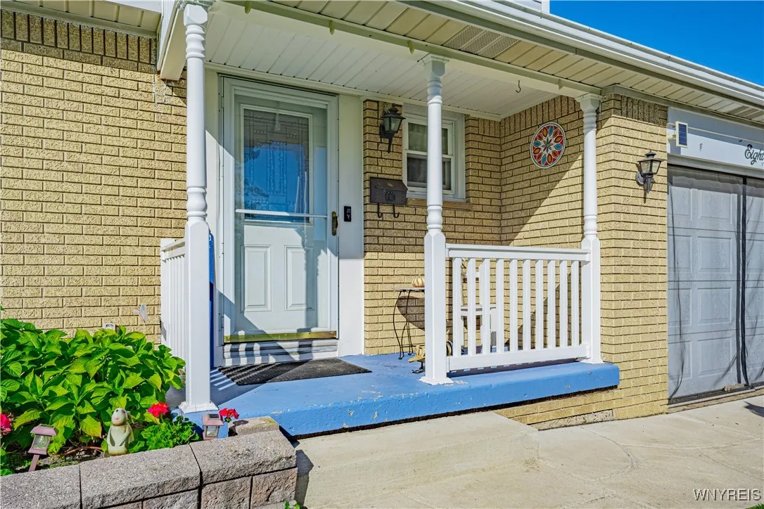 18 Louise Drive, Cheektowaga, New York 14227, Cheektowaga, New York 14227, 3 Bedrooms Bedrooms, 9 Rooms Rooms,1 BathroomBathrooms,Residential,For Sale,18 Louise Drive, Cheektowaga, New York 14227,0,B1640856