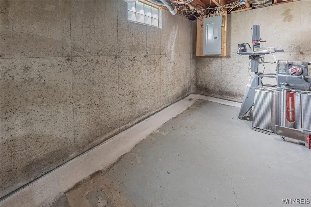 18 Louise Drive, Cheektowaga, New York 14227, Cheektowaga, New York 14227, 3 Bedrooms Bedrooms, 9 Rooms Rooms,1 BathroomBathrooms,Residential,For Sale,18 Louise Drive, Cheektowaga, New York 14227,0,B1640856