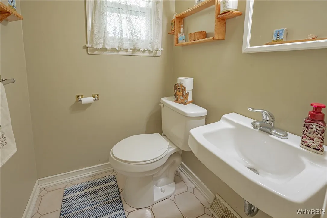 18 Louise Drive, Cheektowaga, New York 14227, Cheektowaga, New York 14227, 3 Bedrooms Bedrooms, 9 Rooms Rooms,1 BathroomBathrooms,Residential,For Sale,18 Louise Drive, Cheektowaga, New York 14227,0,B1640856