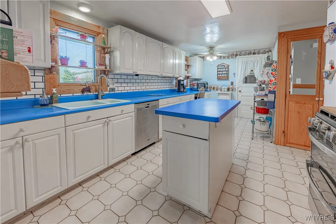 18 Louise Drive, Cheektowaga, New York 14227, Cheektowaga, New York 14227, 3 Bedrooms Bedrooms, 9 Rooms Rooms,1 BathroomBathrooms,Residential,For Sale,18 Louise Drive, Cheektowaga, New York 14227,0,B1640856