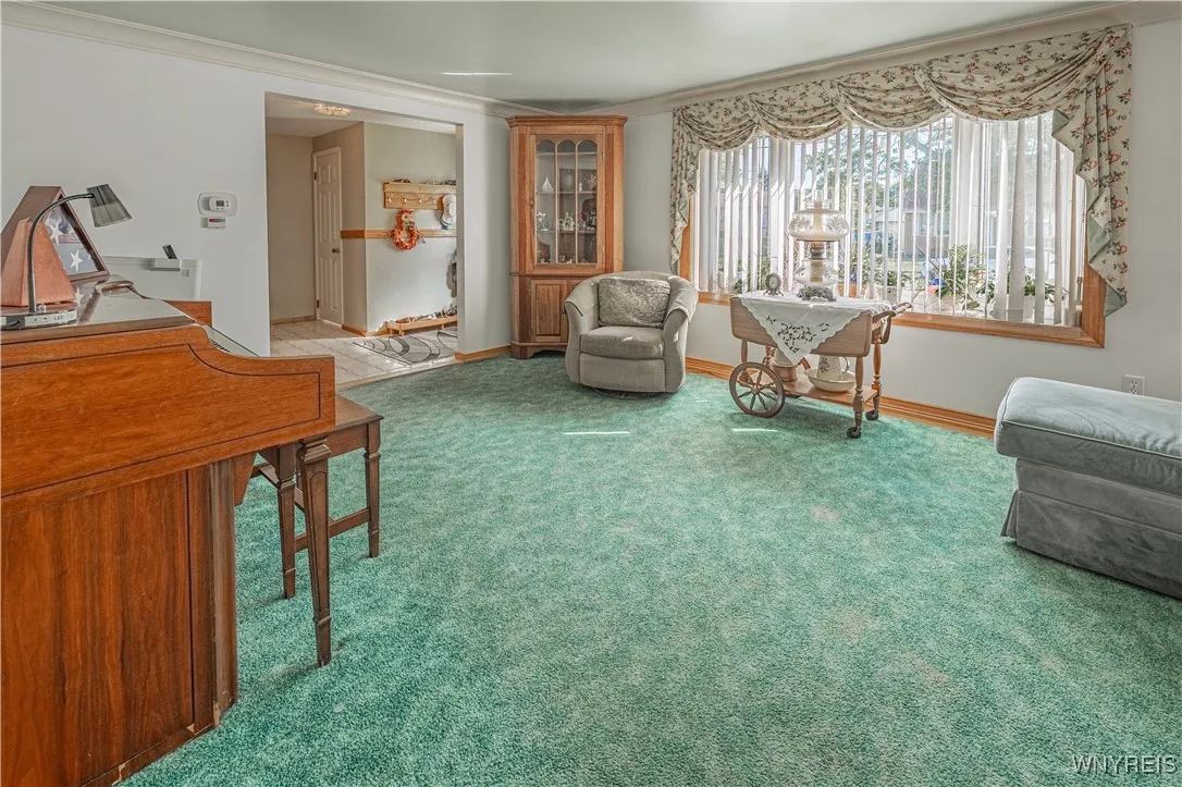 18 Louise Drive, Cheektowaga, New York 14227, Cheektowaga, New York 14227, 3 Bedrooms Bedrooms, 9 Rooms Rooms,1 BathroomBathrooms,Residential,For Sale,18 Louise Drive, Cheektowaga, New York 14227,0,B1640856