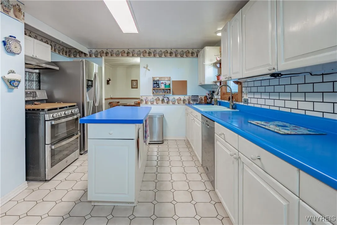 18 Louise Drive, Cheektowaga, New York 14227, Cheektowaga, New York 14227, 3 Bedrooms Bedrooms, 9 Rooms Rooms,1 BathroomBathrooms,Residential,For Sale,18 Louise Drive, Cheektowaga, New York 14227,0,B1640856