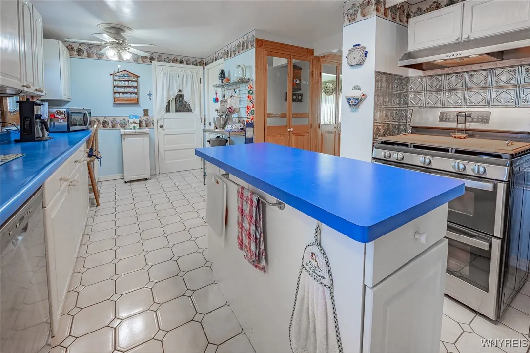 18 Louise Drive, Cheektowaga, New York 14227, Cheektowaga, New York 14227, 3 Bedrooms Bedrooms, 9 Rooms Rooms,1 BathroomBathrooms,Residential,For Sale,18 Louise Drive, Cheektowaga, New York 14227,0,B1640856