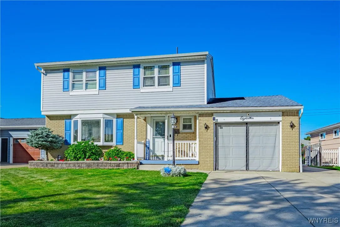 18 Louise Drive, Cheektowaga, New York 14227, Cheektowaga, New York 14227, 3 Bedrooms Bedrooms, 9 Rooms Rooms,1 BathroomBathrooms,Residential,For Sale,18 Louise Drive, Cheektowaga, New York 14227,0,B1640856