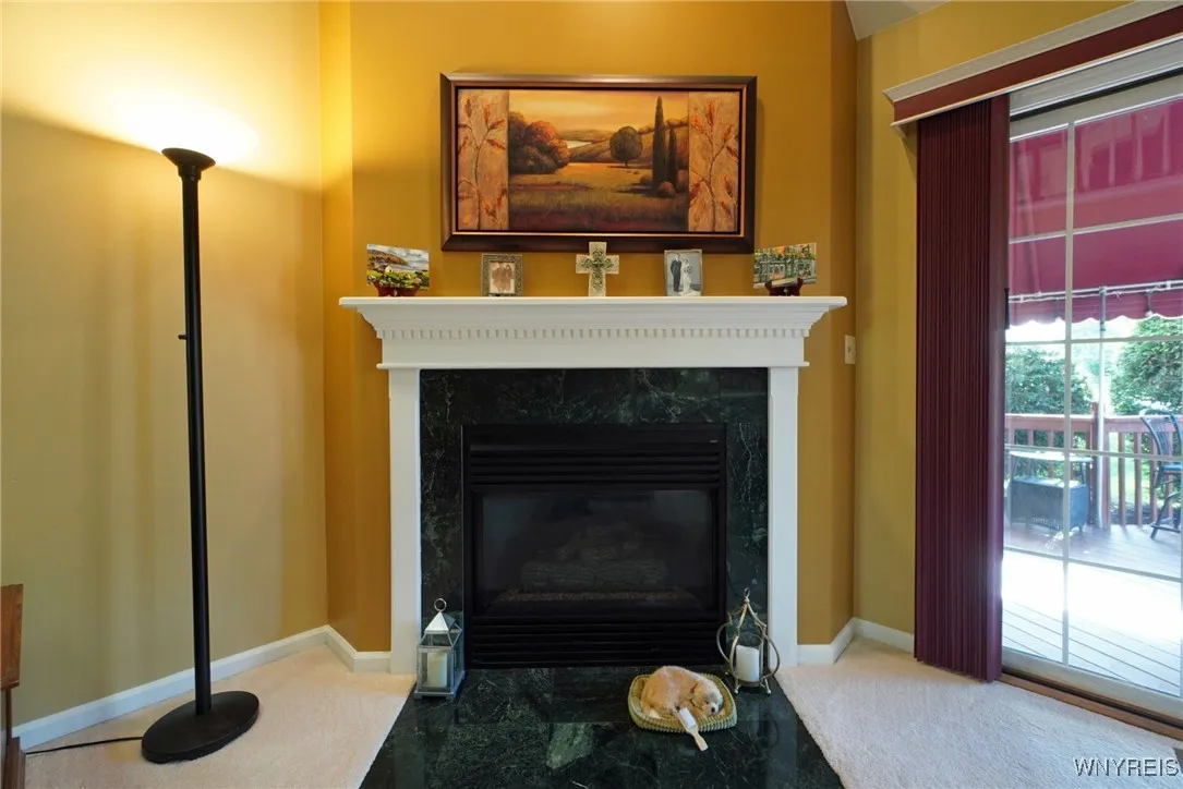 Gas fireplace
