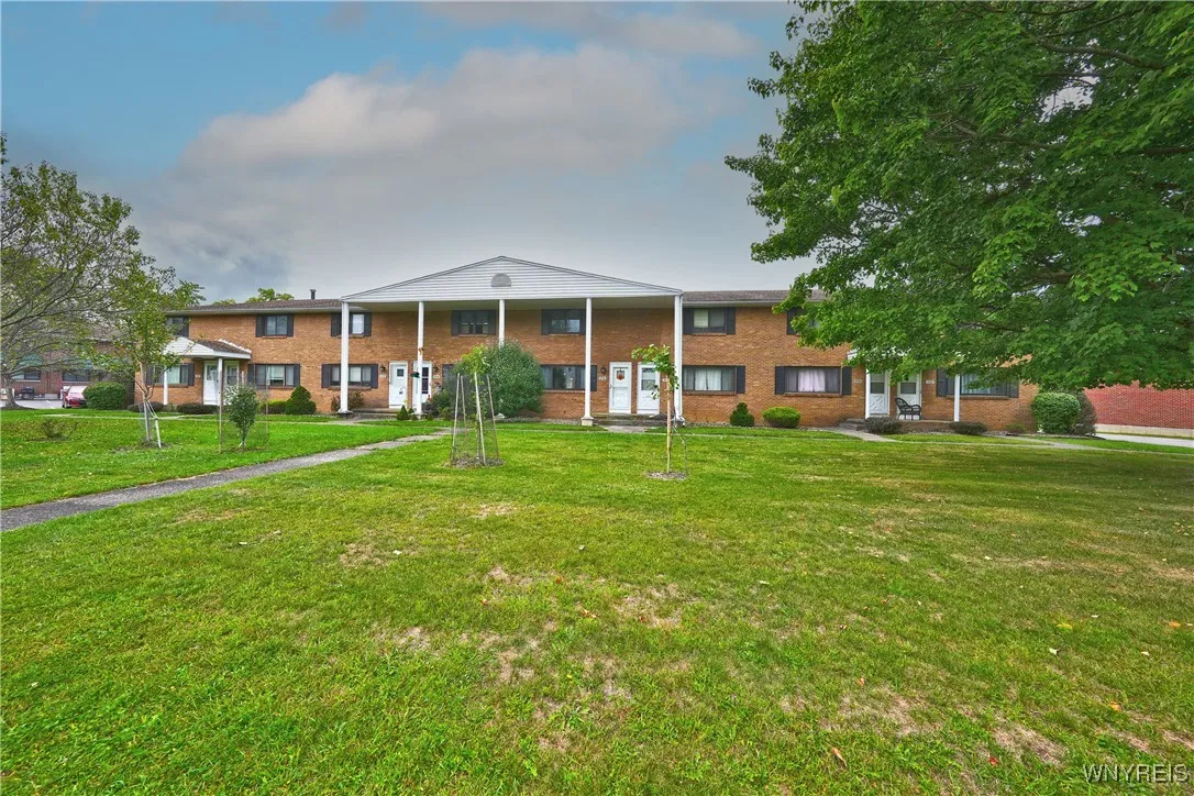 1707 Orchard Park Road, West Seneca, New York 1422, West Seneca, New York 14224, 2 Bedrooms Bedrooms, 4 Rooms Rooms,1 BathroomBathrooms,Residential,For Sale,1707 Orchard Park Road, West Seneca, New York 1422,0,B1639360