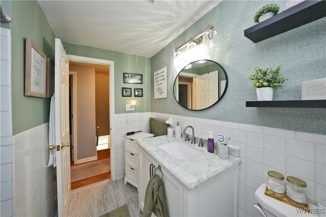 1707 Orchard Park Road, West Seneca, New York 1422, West Seneca, New York 14224, 2 Bedrooms Bedrooms, 4 Rooms Rooms,1 BathroomBathrooms,Residential,For Sale,1707 Orchard Park Road, West Seneca, New York 1422,0,B1639360