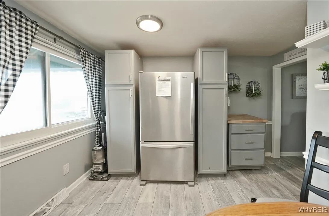 1707 Orchard Park Road, West Seneca, New York 1422, West Seneca, New York 14224, 2 Bedrooms Bedrooms, 4 Rooms Rooms,1 BathroomBathrooms,Residential,For Sale,1707 Orchard Park Road, West Seneca, New York 1422,0,B1639360