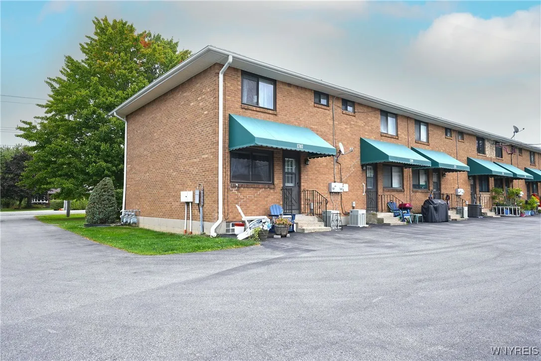 1707 Orchard Park Road, West Seneca, New York 1422, West Seneca, New York 14224, 2 Bedrooms Bedrooms, 4 Rooms Rooms,1 BathroomBathrooms,Residential,For Sale,1707 Orchard Park Road, West Seneca, New York 1422,0,B1639360