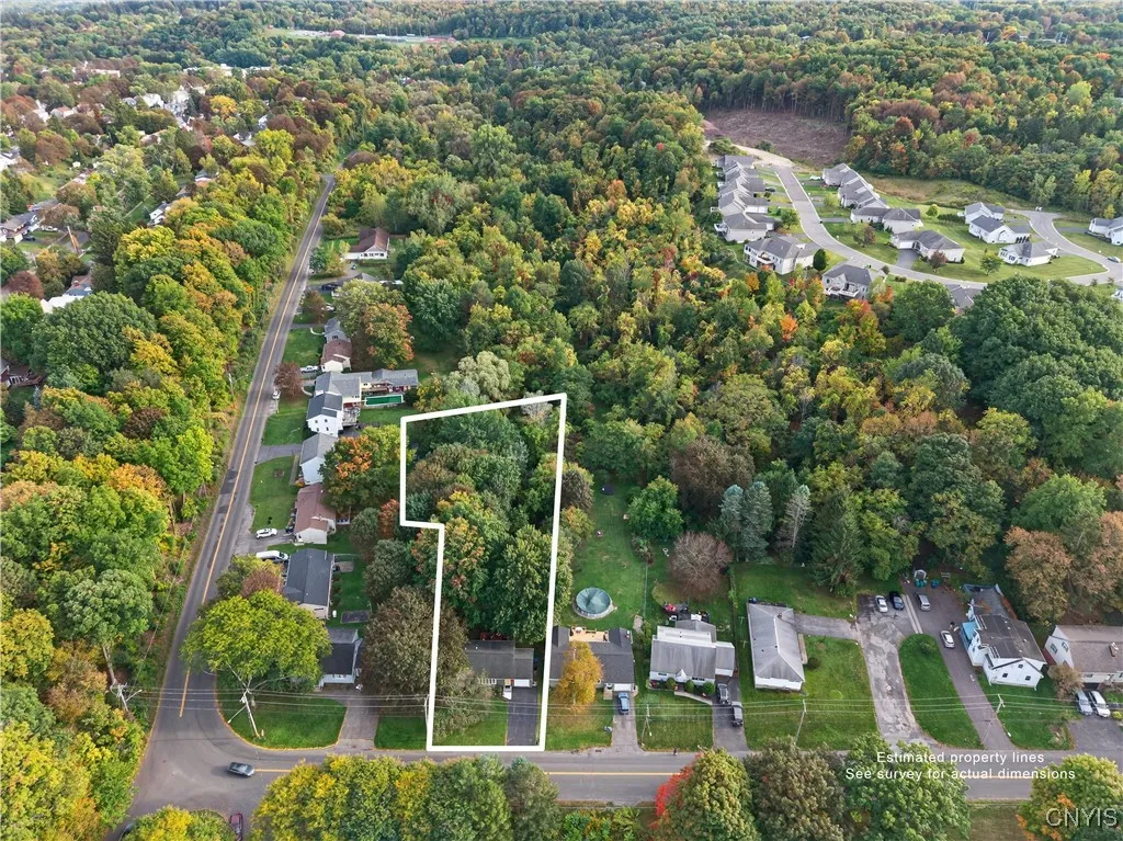 Here you can see how this lot sits near the corner of where Glenwood Avenue turns (at left).