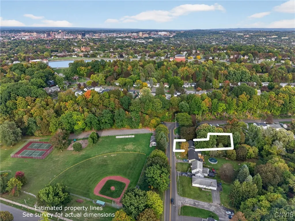 And here we see the Woodland Reservoir ahead - such a trademark of the Strathmore neighborhood!