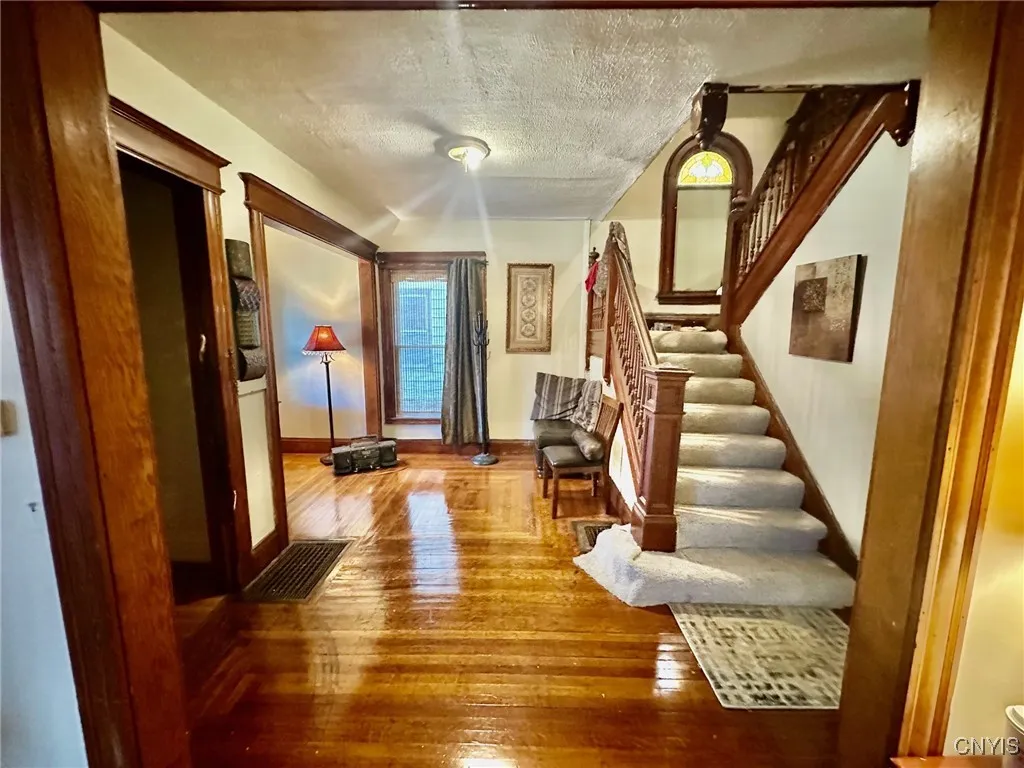 121 West Pleasant Avenue, Syracuse, New York 13205, Syracuse, New York 13205, 4 Bedrooms Bedrooms, 7 Rooms Rooms,1 BathroomBathrooms,Residential,For Sale,121 West Pleasant Avenue, Syracuse, New York 13205,0,S1641866