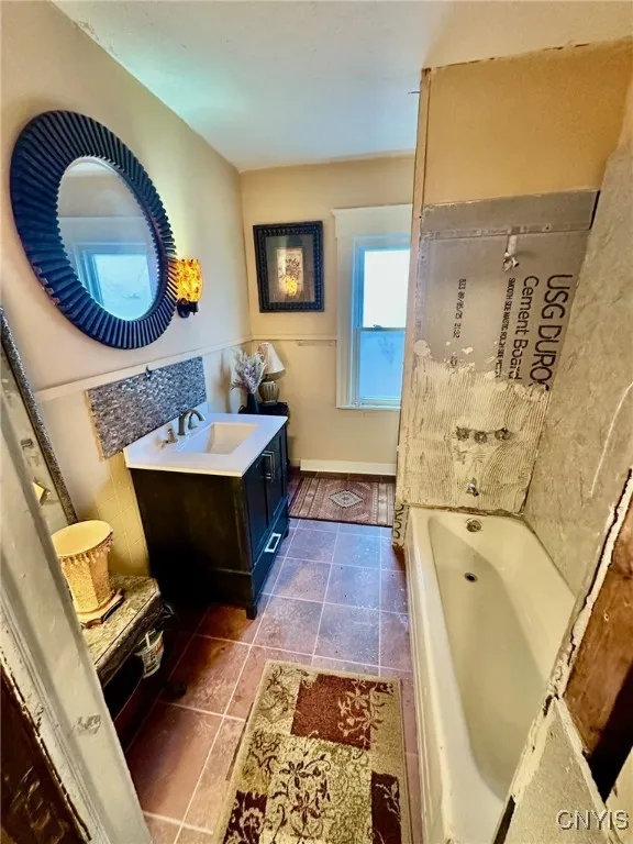 121 West Pleasant Avenue, Syracuse, New York 13205, Syracuse, New York 13205, 4 Bedrooms Bedrooms, 7 Rooms Rooms,1 BathroomBathrooms,Residential,For Sale,121 West Pleasant Avenue, Syracuse, New York 13205,0,S1641866