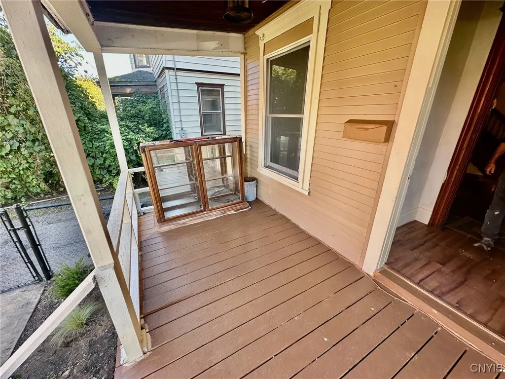 121 West Pleasant Avenue, Syracuse, New York 13205, Syracuse, New York 13205, 4 Bedrooms Bedrooms, 7 Rooms Rooms,1 BathroomBathrooms,Residential,For Sale,121 West Pleasant Avenue, Syracuse, New York 13205,0,S1641866