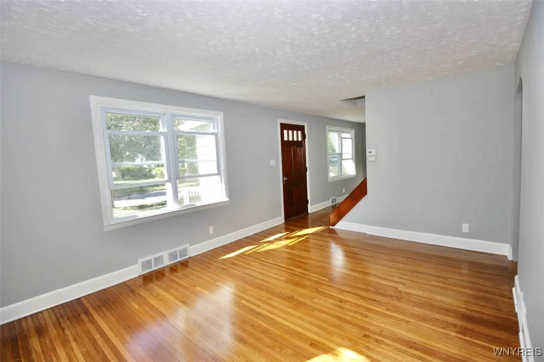 243 Burch Avenue, West Seneca, New York 14210, West Seneca, New York 14210, 3 Bedrooms Bedrooms, 7 Rooms Rooms,1 BathroomBathrooms,Residential,For Sale,243 Burch Avenue, West Seneca, New York 14210,0,B1641806