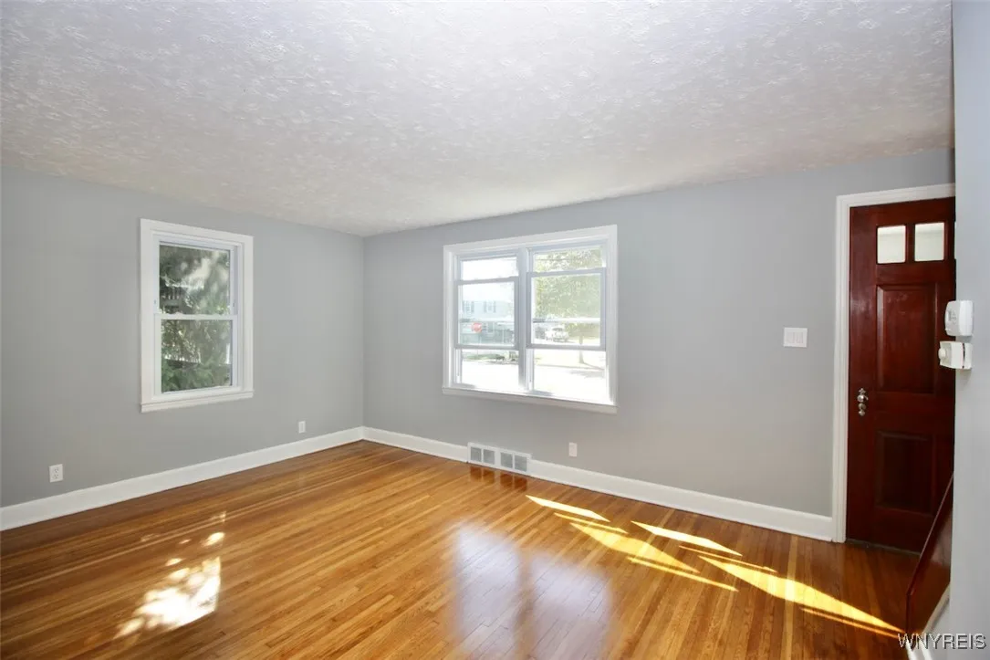 243 Burch Avenue, West Seneca, New York 14210, West Seneca, New York 14210, 3 Bedrooms Bedrooms, 7 Rooms Rooms,1 BathroomBathrooms,Residential,For Sale,243 Burch Avenue, West Seneca, New York 14210,0,B1641806