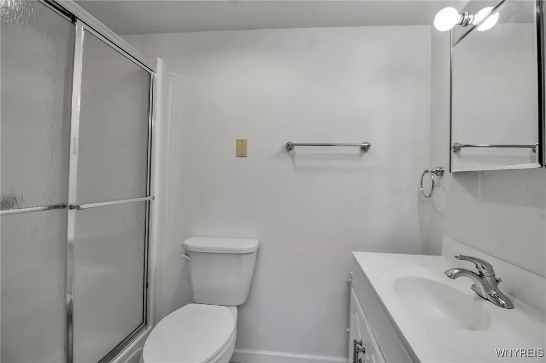 184 Lehn Springs Drive, Amherst, New York 14221, Amherst, New York 14221, 4 Bedrooms Bedrooms, 9 Rooms Rooms,2 BathroomsBathrooms,Residential,For Sale,184 Lehn Springs Drive, Amherst, New York 14221,0,B1638087