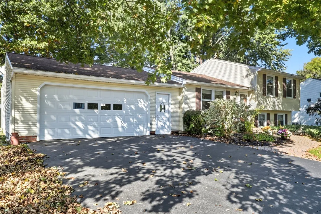 46 Cascade Road, Henrietta, New York 14586, Henrietta, New York 14586, 3 Bedrooms Bedrooms, 7 Rooms Rooms,1 BathroomBathrooms,Residential,Closed,46 Cascade Road, Henrietta, New York 14586,0,R1641505