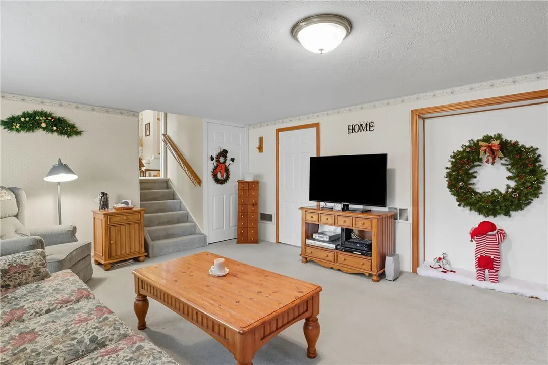 46 Cascade Road, Henrietta, New York 14586, Henrietta, New York 14586, 3 Bedrooms Bedrooms, 7 Rooms Rooms,1 BathroomBathrooms,Residential,Closed,46 Cascade Road, Henrietta, New York 14586,0,R1641505