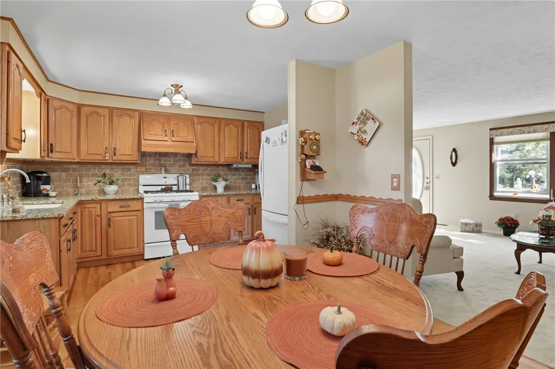 46 Cascade Road, Henrietta, New York 14586, Henrietta, New York 14586, 3 Bedrooms Bedrooms, 7 Rooms Rooms,1 BathroomBathrooms,Residential,Closed,46 Cascade Road, Henrietta, New York 14586,0,R1641505