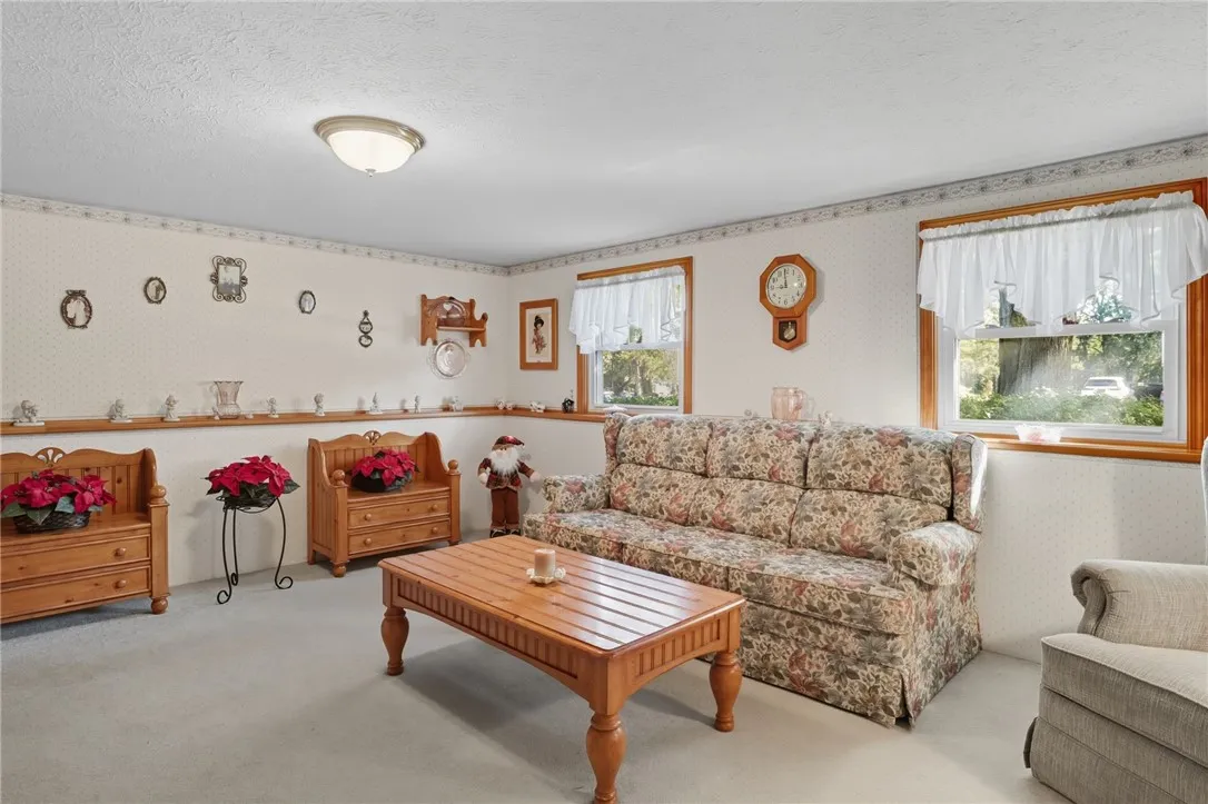 46 Cascade Road, Henrietta, New York 14586, Henrietta, New York 14586, 3 Bedrooms Bedrooms, 7 Rooms Rooms,1 BathroomBathrooms,Residential,Closed,46 Cascade Road, Henrietta, New York 14586,0,R1641505