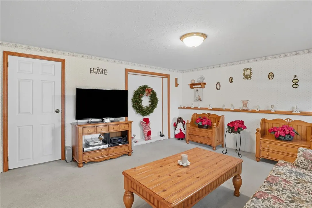 46 Cascade Road, Henrietta, New York 14586, Henrietta, New York 14586, 3 Bedrooms Bedrooms, 7 Rooms Rooms,1 BathroomBathrooms,Residential,Closed,46 Cascade Road, Henrietta, New York 14586,0,R1641505