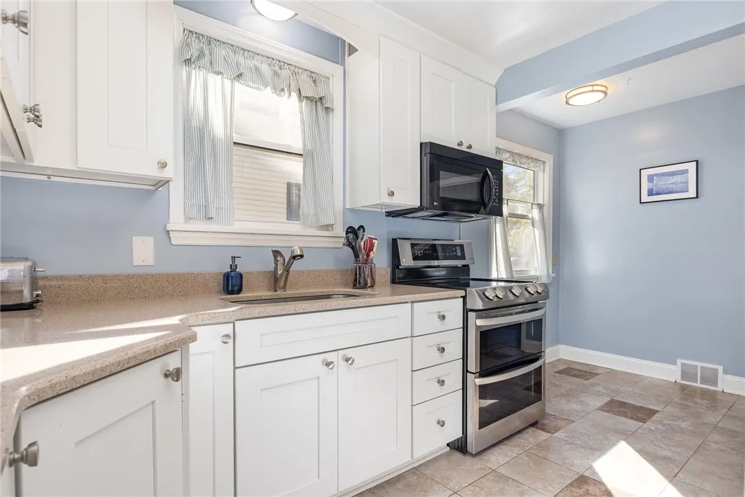 96 Fairlea Drive, Irondequoit, New York 14622, Irondequoit, New York 14622, 3 Bedrooms Bedrooms, 6 Rooms Rooms,2 BathroomsBathrooms,Residential,Closed,96 Fairlea Drive, Irondequoit, New York 14622,0,R1641450