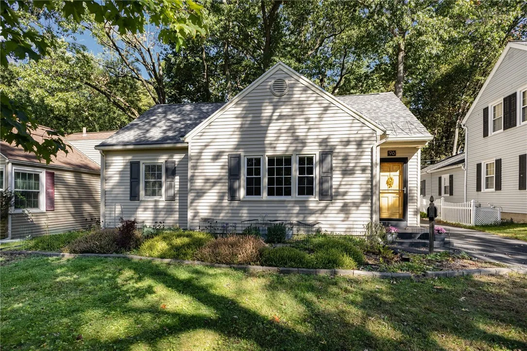 96 Fairlea Drive, Irondequoit, New York 14622, Irondequoit, New York 14622, 3 Bedrooms Bedrooms, 6 Rooms Rooms,2 BathroomsBathrooms,Residential,Closed,96 Fairlea Drive, Irondequoit, New York 14622,0,R1641450