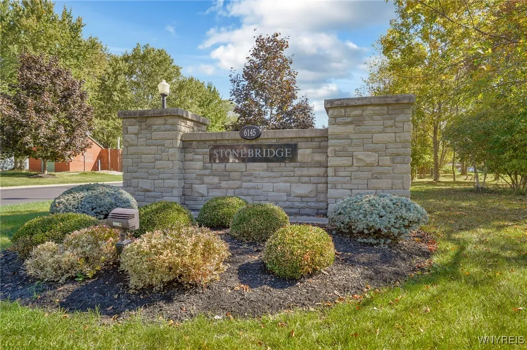 6145 Mckinley Parkway 31, Hamburg, New York 14075, Hamburg, New York 14075, 2 Bedrooms Bedrooms, 7 Rooms Rooms,2 BathroomsBathrooms,Residential,For Sale,6145 Mckinley Parkway 31, Hamburg, New York 14075,0,B1640848
