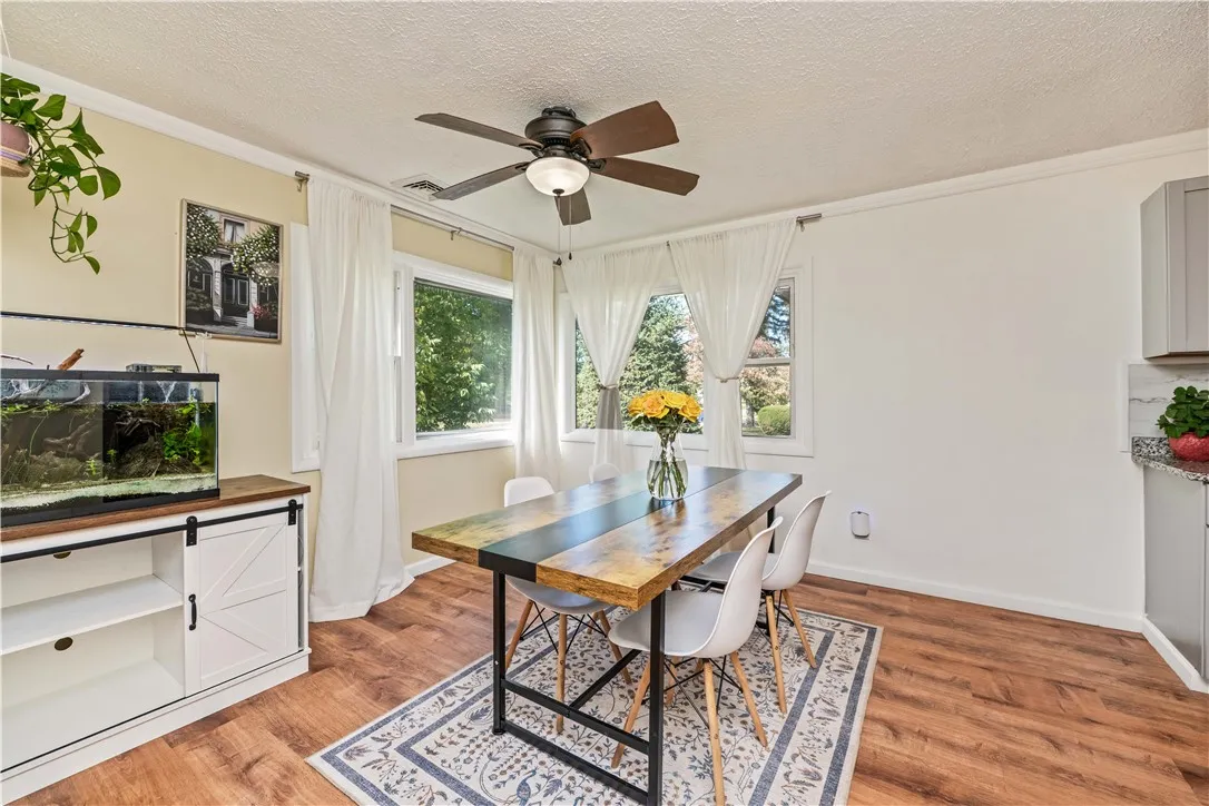8 Clearbrook Drive, Irondequoit, New York 14609, Irondequoit, New York 14609, 4 Bedrooms Bedrooms, 7 Rooms Rooms,2 BathroomsBathrooms,Residential,Closed,8 Clearbrook Drive, Irondequoit, New York 14609,0,R1641584