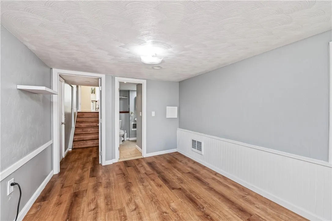 8 Clearbrook Drive, Irondequoit, New York 14609, Irondequoit, New York 14609, 4 Bedrooms Bedrooms, 7 Rooms Rooms,2 BathroomsBathrooms,Residential,Closed,8 Clearbrook Drive, Irondequoit, New York 14609,0,R1641584