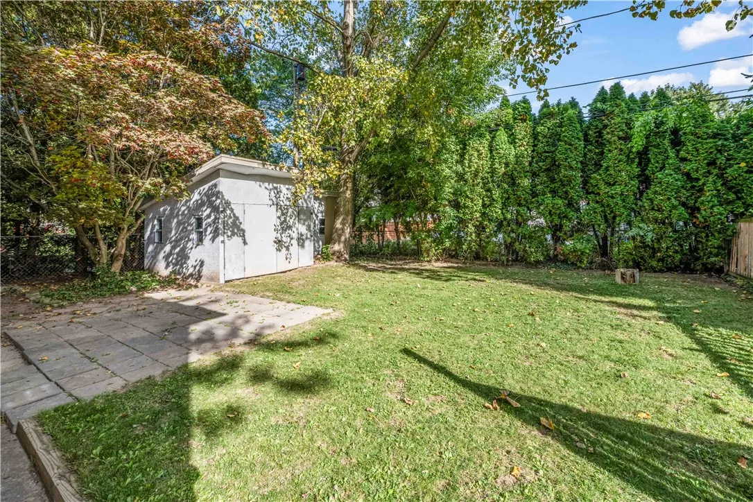 8 Clearbrook Drive, Irondequoit, New York 14609, Irondequoit, New York 14609, 4 Bedrooms Bedrooms, 7 Rooms Rooms,2 BathroomsBathrooms,Residential,Closed,8 Clearbrook Drive, Irondequoit, New York 14609,0,R1641584