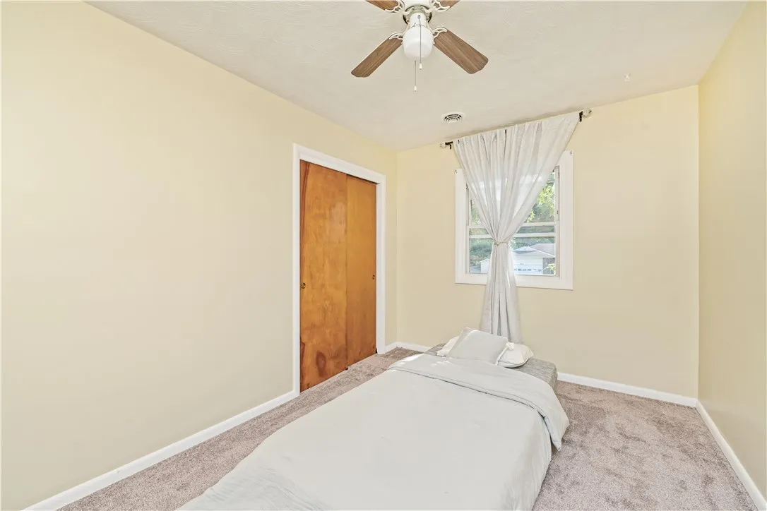 8 Clearbrook Drive, Irondequoit, New York 14609, Irondequoit, New York 14609, 4 Bedrooms Bedrooms, 7 Rooms Rooms,2 BathroomsBathrooms,Residential,Closed,8 Clearbrook Drive, Irondequoit, New York 14609,0,R1641584