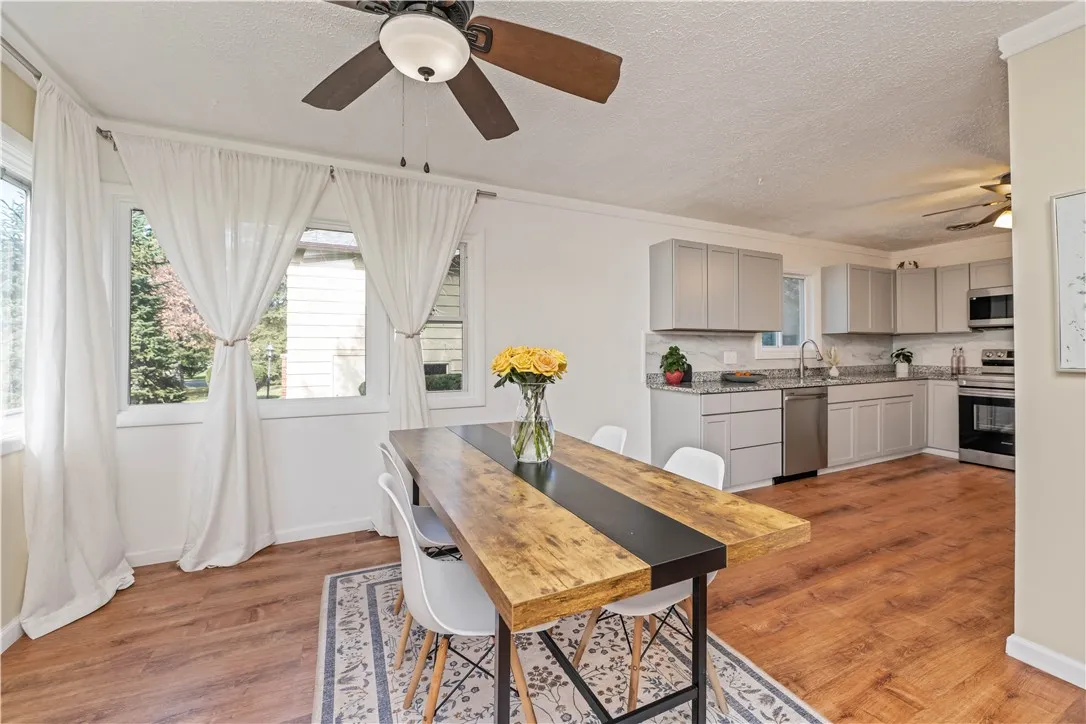 8 Clearbrook Drive, Irondequoit, New York 14609, Irondequoit, New York 14609, 4 Bedrooms Bedrooms, 7 Rooms Rooms,2 BathroomsBathrooms,Residential,Closed,8 Clearbrook Drive, Irondequoit, New York 14609,0,R1641584