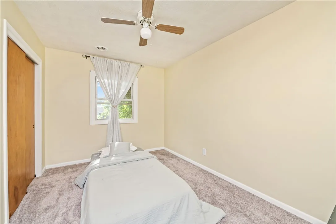 8 Clearbrook Drive, Irondequoit, New York 14609, Irondequoit, New York 14609, 4 Bedrooms Bedrooms, 7 Rooms Rooms,2 BathroomsBathrooms,Residential,Closed,8 Clearbrook Drive, Irondequoit, New York 14609,0,R1641584