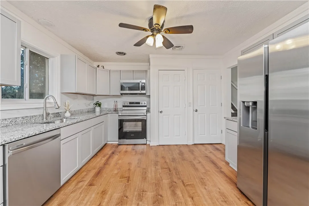 8 Clearbrook Drive, Irondequoit, New York 14609, Irondequoit, New York 14609, 4 Bedrooms Bedrooms, 7 Rooms Rooms,2 BathroomsBathrooms,Residential,Closed,8 Clearbrook Drive, Irondequoit, New York 14609,0,R1641584