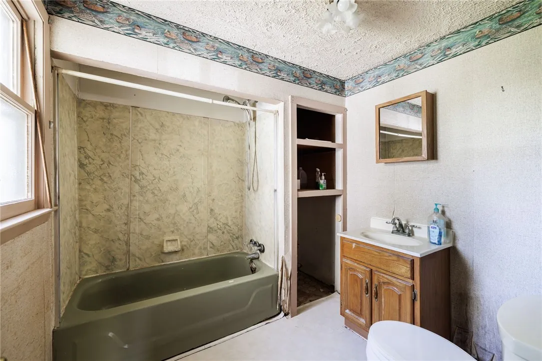 600 Lawton Road, Clarkson, New York 14468, Clarkson, New York 14468, 4 Bedrooms Bedrooms, 7 Rooms Rooms,1 BathroomBathrooms,Residential,Closed,600 Lawton Road, Clarkson, New York 14468,0,R1641555