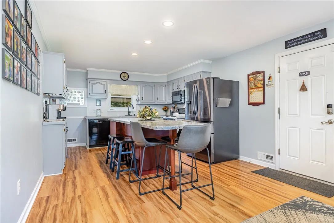 STUNING KITCHEN